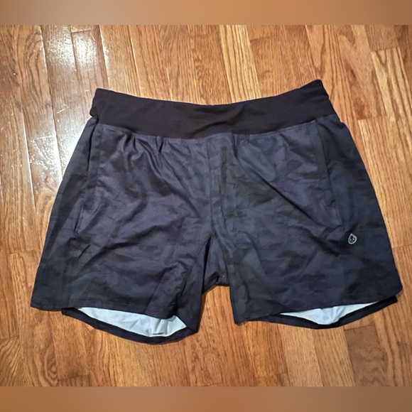 TASC shorts size large NEW - Picture 1 of 5